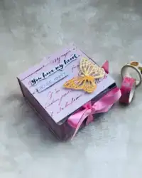 Craft Unforgettable Keepsakes: Personalized Mini Scrapbook Albums